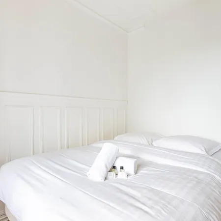 Guestready - Serene Near Le Marais * Parijs